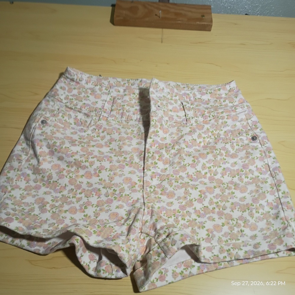 No Boundaries Floral Denim Shorts Women Size 5 White Pink High Rise Cuffed